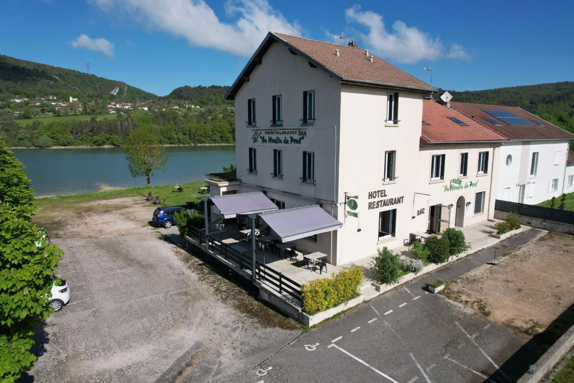 Hotel Au Moulin Du Pont à Samognat Extérieur photo